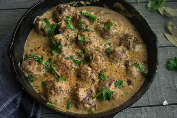 One pan meatballs with cashew cream sauce