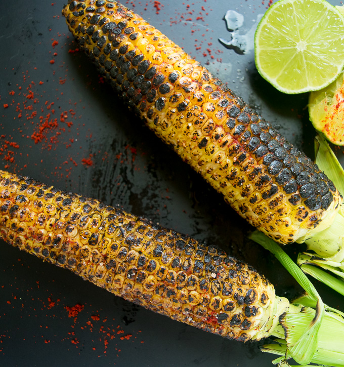 Grilled corn on the cob (Indian street style)--Simple, tangy, spicy, and salty grilled corn! |www.cookeatlaugh.com