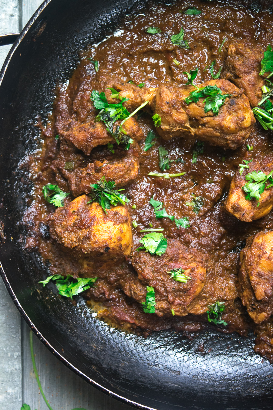 Mom's simple chicken curry-- this dish is filled with aromatic spices and will roughly take an hour to make and is not overly complicated! |www.cookeatlaugh.com