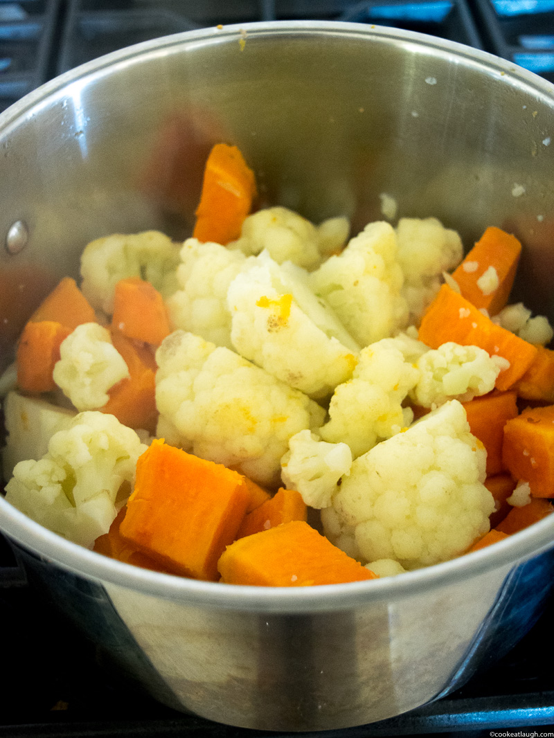 Sweet Potato & cauliflower mash with brown butter—a perfect savory side dish for thanksgiving and a great healthy alternative to mash potatoes. |www.cookeatlaugh.com--1