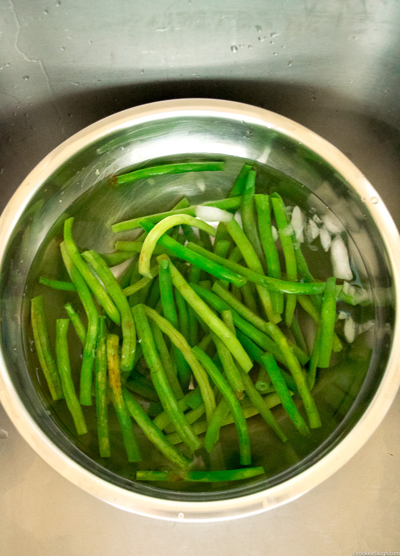 Sautéed green beans with toasted almonds—a simple elegant dish that will make a great side on your holiday table or for Sunday dinner. |www.cookeatlaugh.com--3