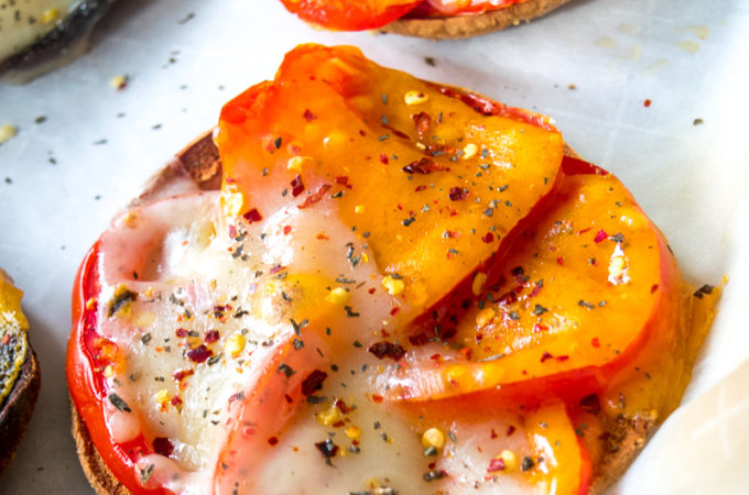 Quick and tasty tomato cheese toast